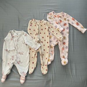 Tea Collection Carter’s 0-3mo Footies